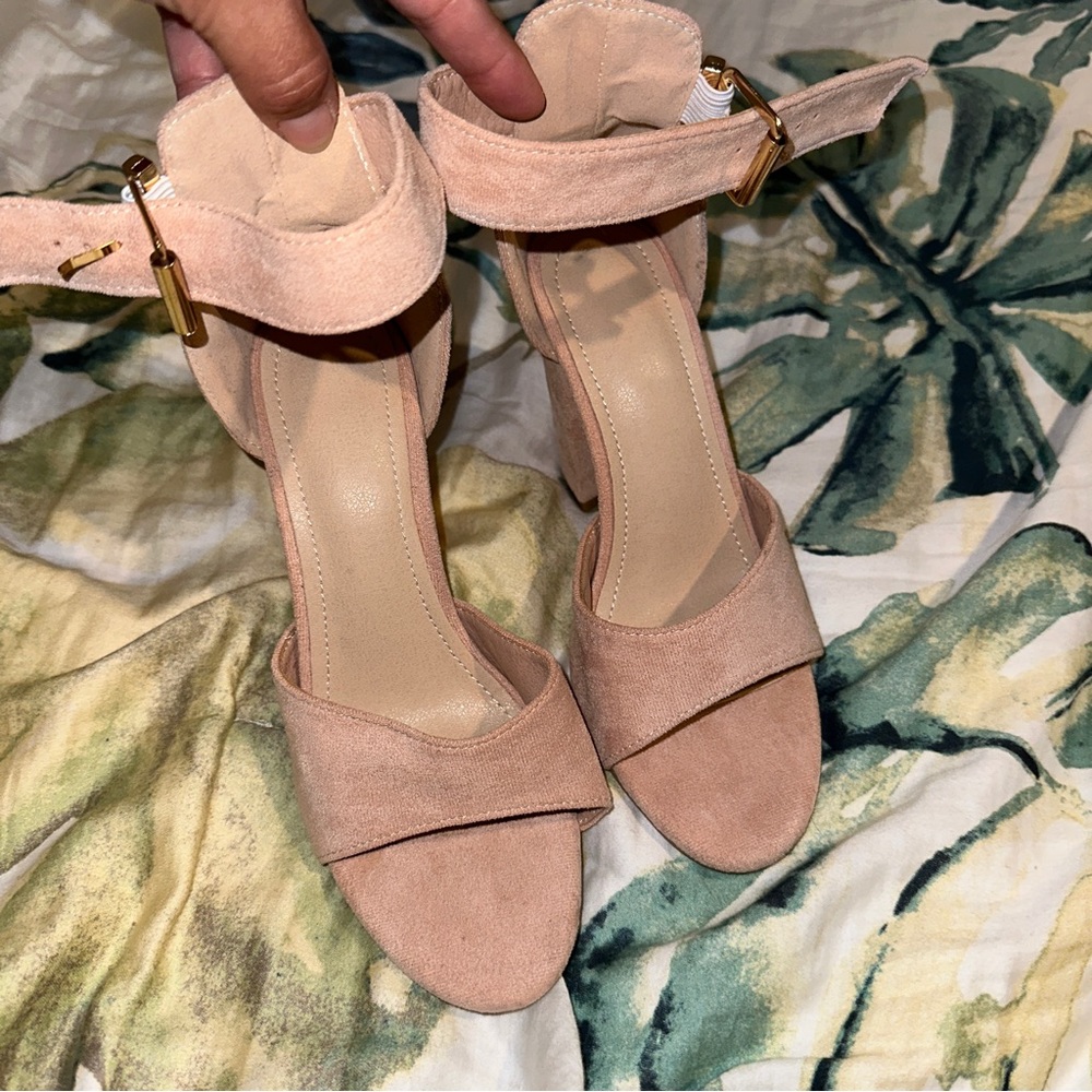 Women’s Ankle-Strap Block Heel Sandals in Blush